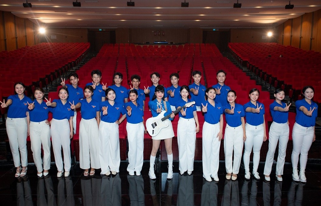 Nguyễn Duyên Quỳnh kể câu chuyện tuổi trẻ đầy tự hào qua ca khúc mới 'Thanh niên Việt'