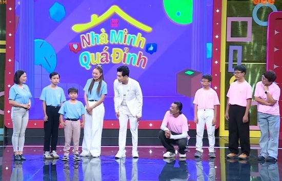 'Nhà mình quá đỉnh': MC Dương Hồng Phúc hứa dẫn cả đội Hoàng Phi đi ăn 'vịt quay' nếu giành được chiến thắng