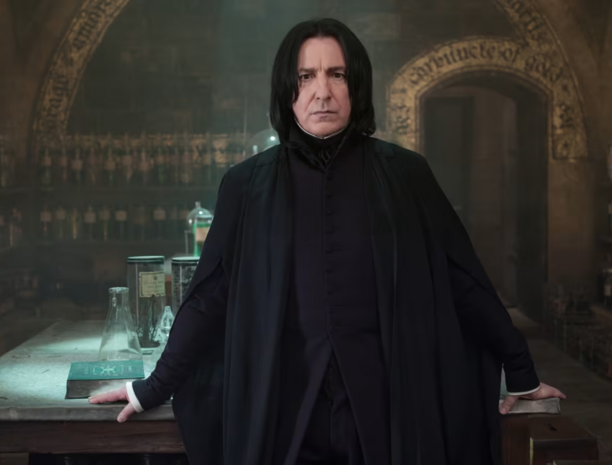Tranh cãi bùng nổ quanh tạo hình thầy Snape trong 'Harry Potter'