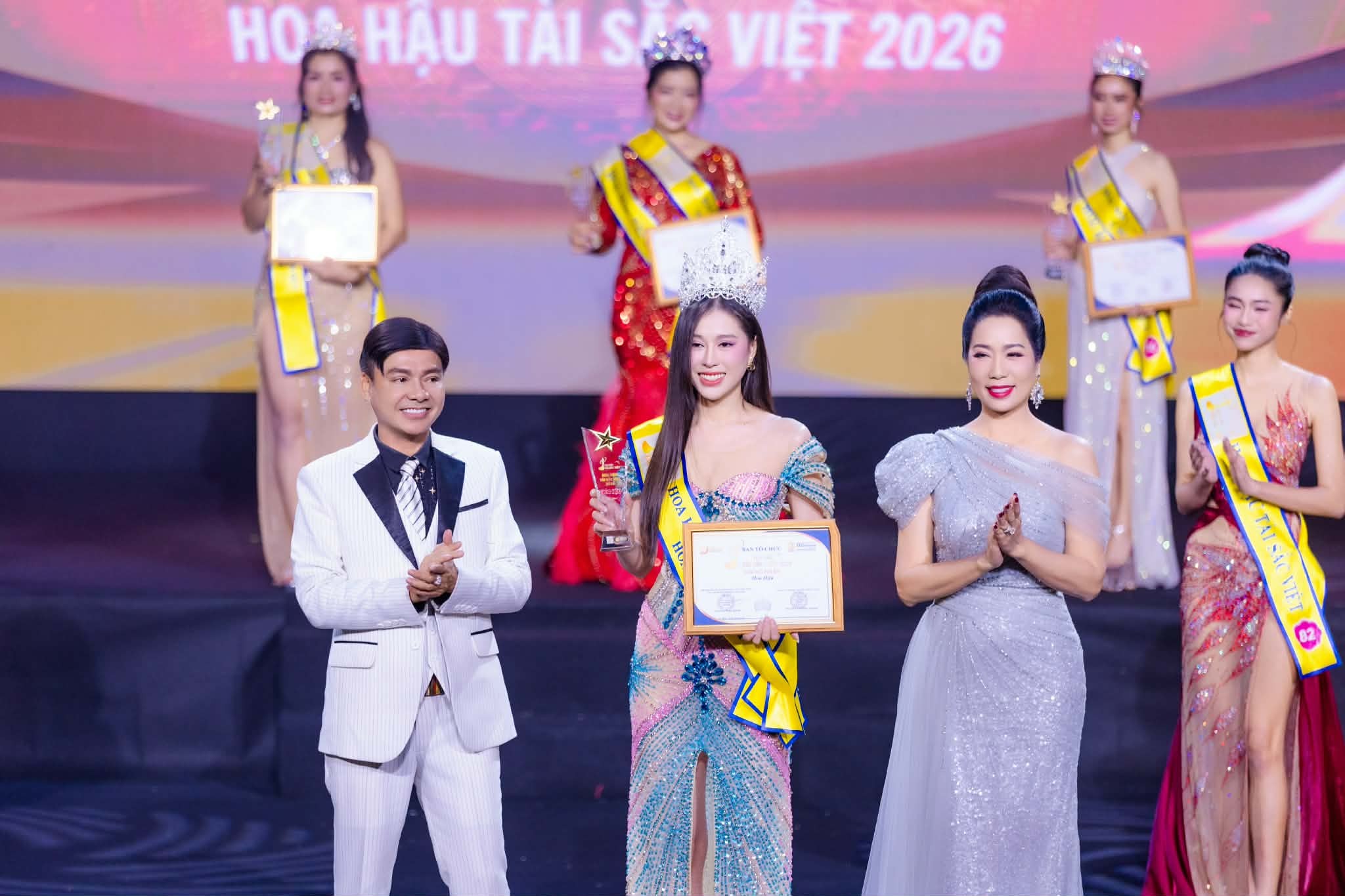 Trưởng BGK - NSND Trịnh Kim Chi 'căng não' khi chấm điểm chung kết 'Hoa hậu tài sắc Việt 2026'