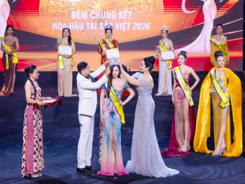 Trưởng BGK - NSND Trịnh Kim Chi 'căng não' khi chấm điểm chung kết 'Hoa hậu tài sắc Việt 2026'