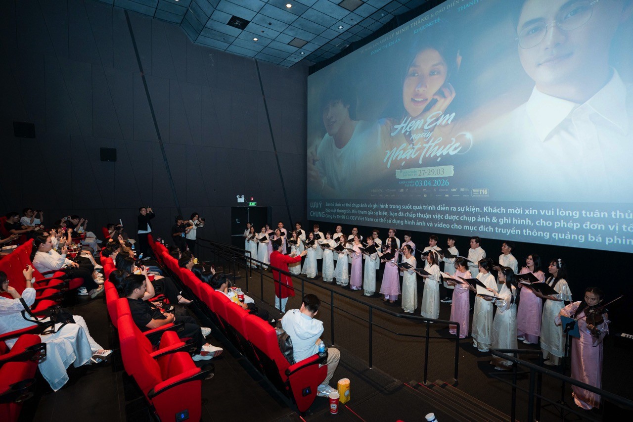 60 nghệ sĩ đến ủng hộ buổi ra mắt phim 'Hẹn em ngày nhật thực'