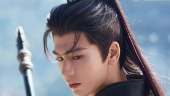 'Tướng quân kem nền' trong 'Trục ngọc' bị chế giễu, phim cổ trang thần tượng có cần phải soi xét kỹ?