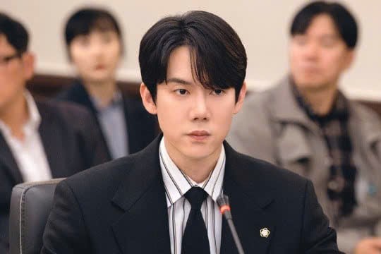 ‘Phantom Lawyer’: Gây sốt với vị luật sư đòi công lý cho cả người đã khuất