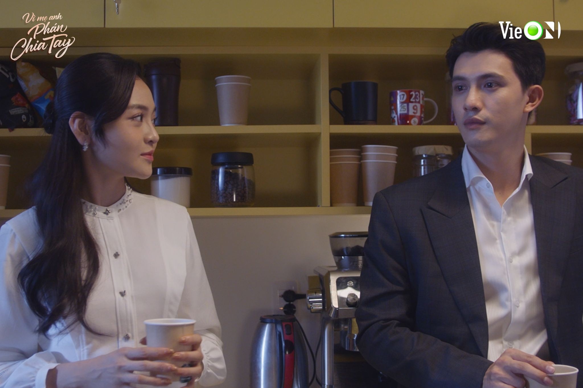 'Vì mẹ anh phán chia tay': Nghệ sĩ Hồng Ánh gọi Võ Điền Gia Huy và Trần Ngọc Vàng là 'viên đá quý'