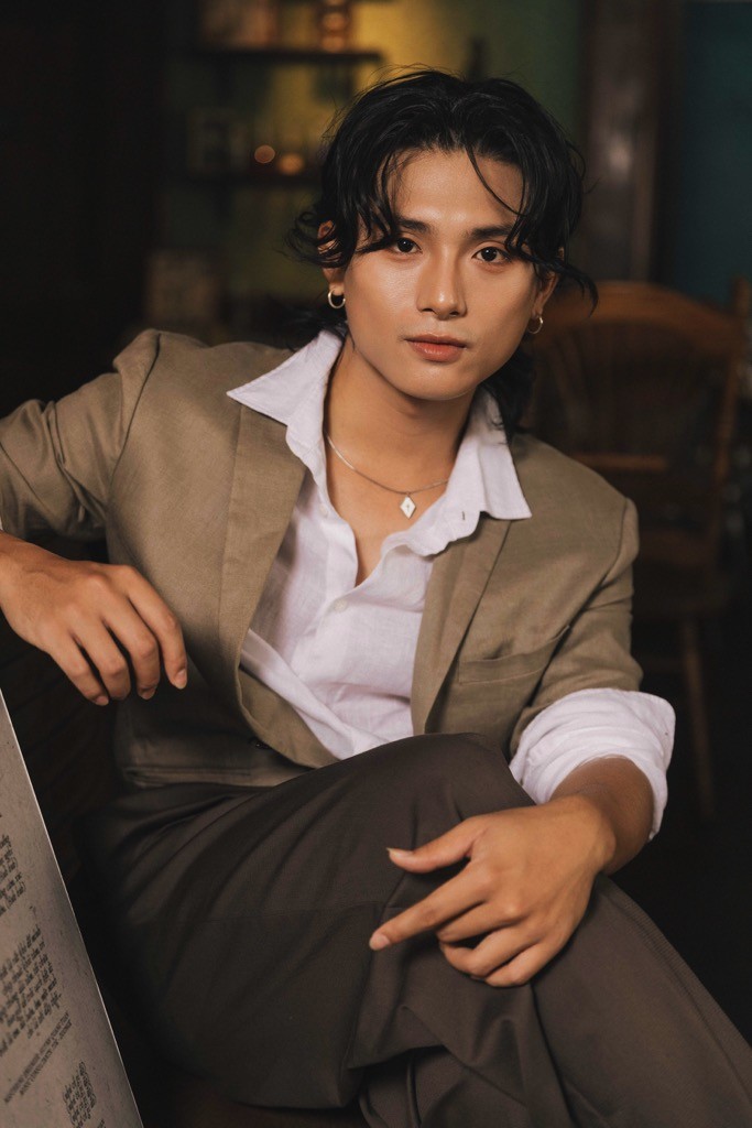 Từ 'hoàng tử nhạc số' đến nghệ sĩ toàn diện, Grey D nhận sự ủng hộ áp đảo trong ngày ra mắt album đầu tay