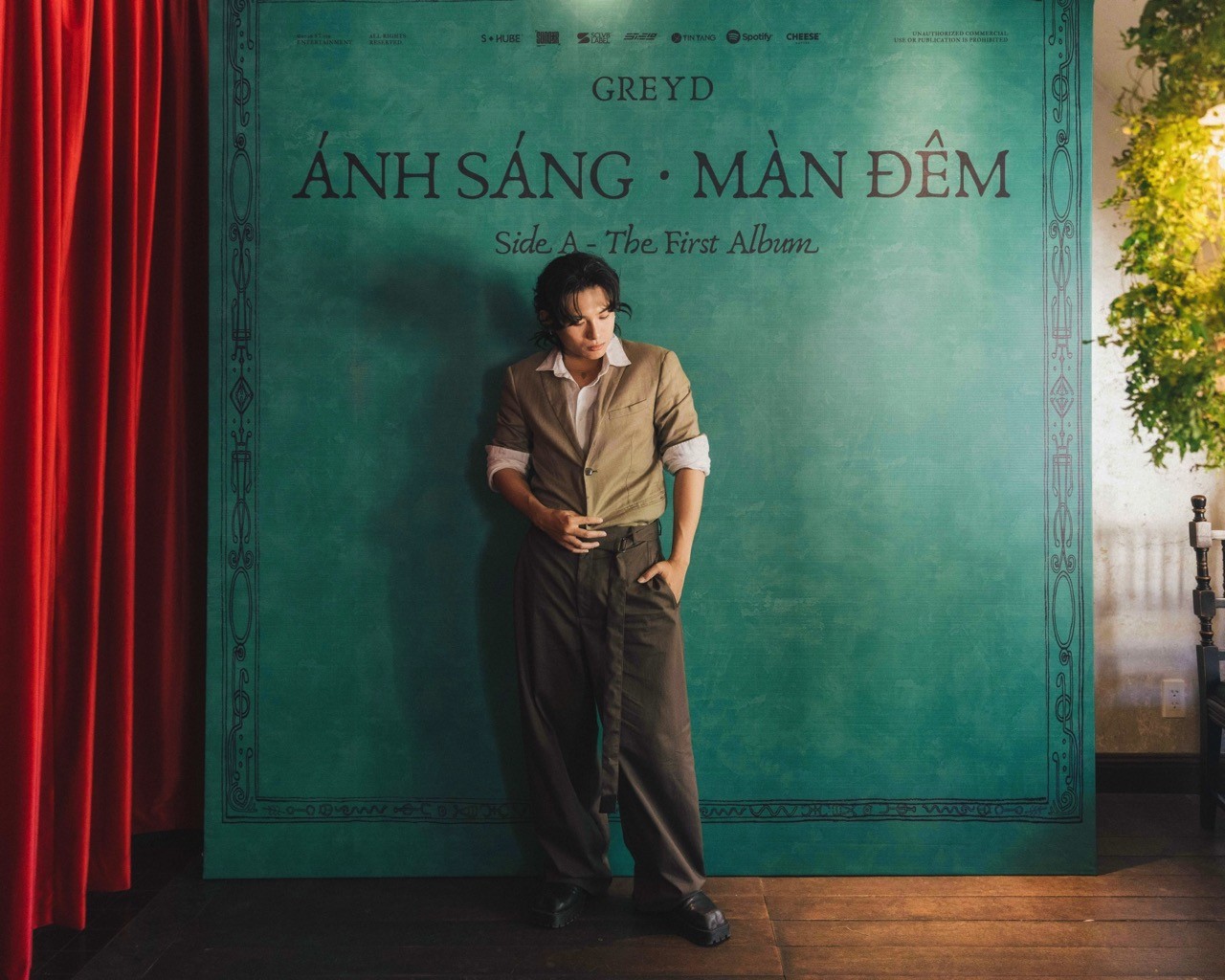 Từ 'hoàng tử nhạc số' đến nghệ sĩ toàn diện, Grey D nhận sự ủng hộ áp đảo trong ngày ra mắt album đầu tay