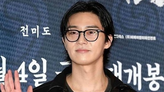 Park Seo Joon hóa phản diện siêu tàn nhẫn trong phim Disney+