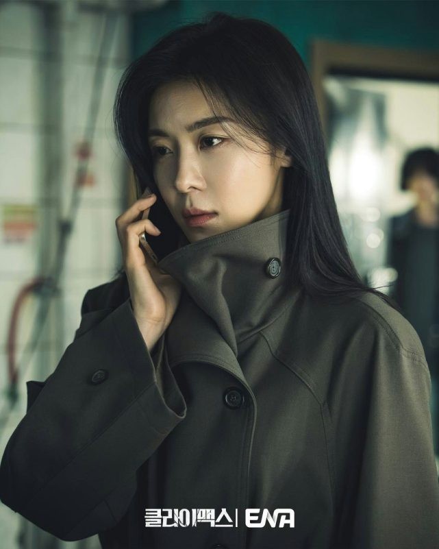 Nụ hôn của Ha Ji Won và Nana đẩy 'Climax' lên cao trào