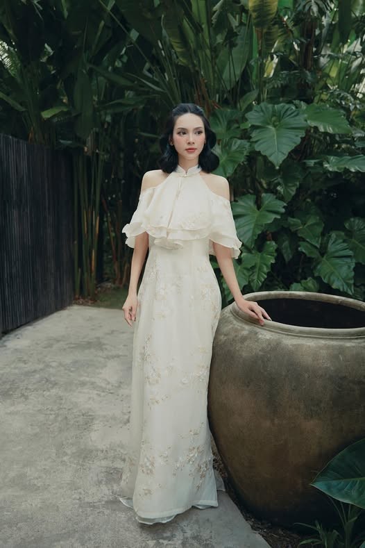 Quỳnh Lương vừa khiến người hâm mộ trải qua nhiều ‘cung bậc cảm xúc’ khi chia sẻ về tình trạng sức khỏe của cha mình