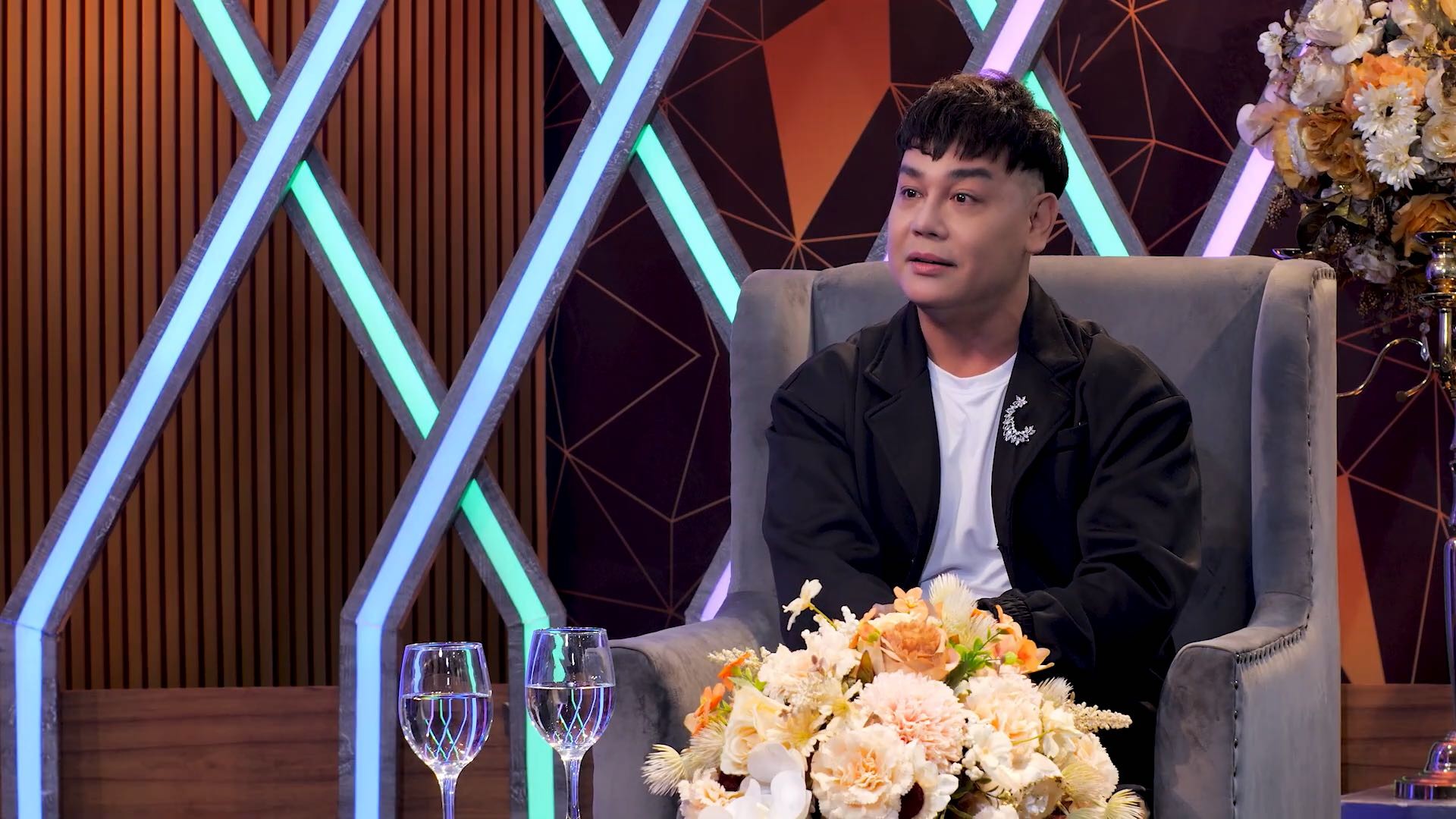 Diễn viên Trịnh Minh Dũng từng bán tóp mỡ kiếm từng đồng để theo đuổi nghề diễn xuất