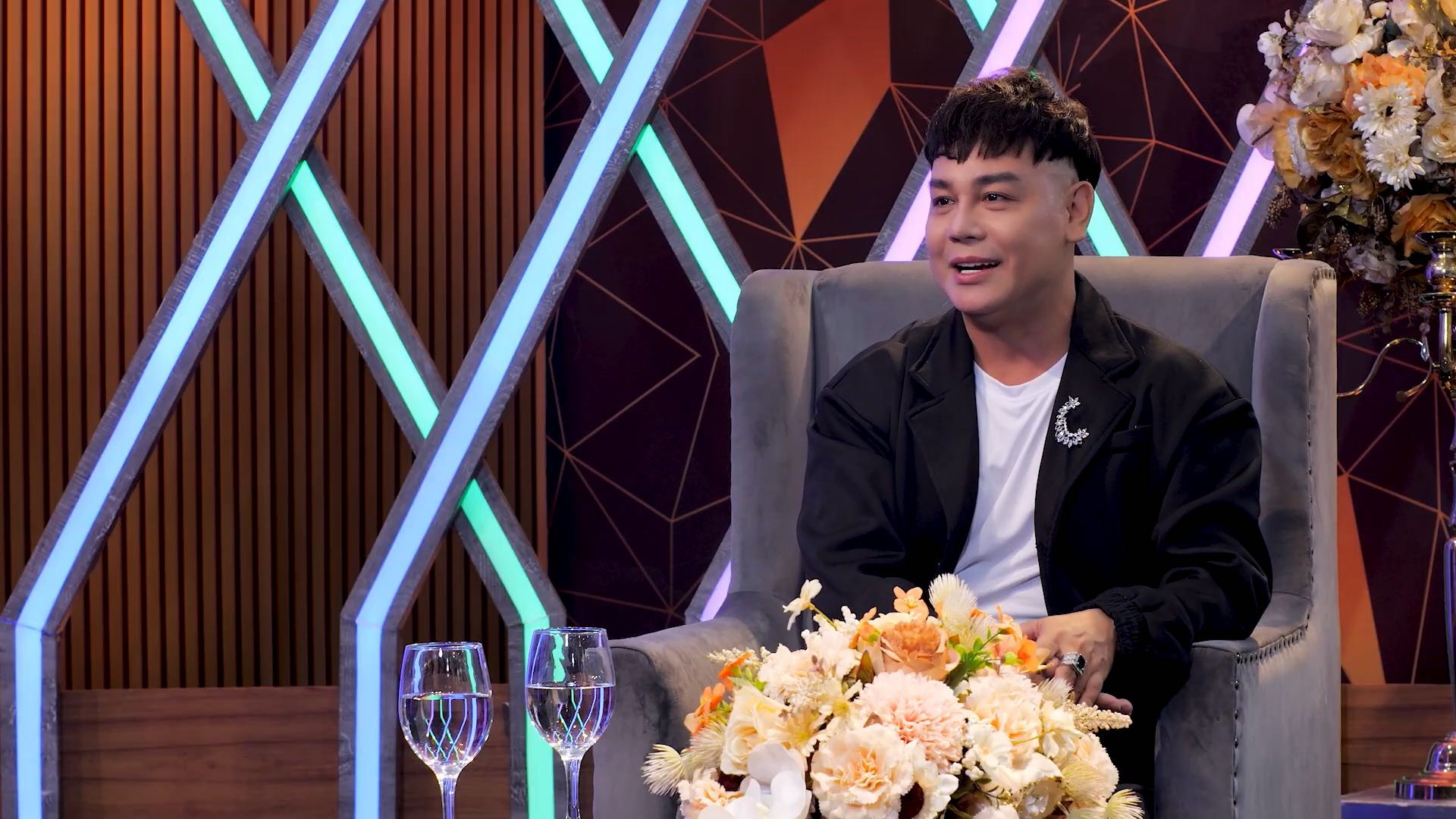 Diễn viên Trịnh Minh Dũng từng bán tóp mỡ kiếm từng đồng để theo đuổi nghề diễn xuất