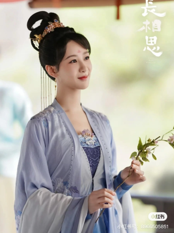 Phim của Địch Lệ Nhiệt Ba 'lép vế' trước 'Trường Tương Tư', nguy cơ khó bứt phá?