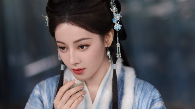 Phim của Địch Lệ Nhiệt Ba 'lép vế' trước 'Trường Tương Tư', nguy cơ khó bứt phá?