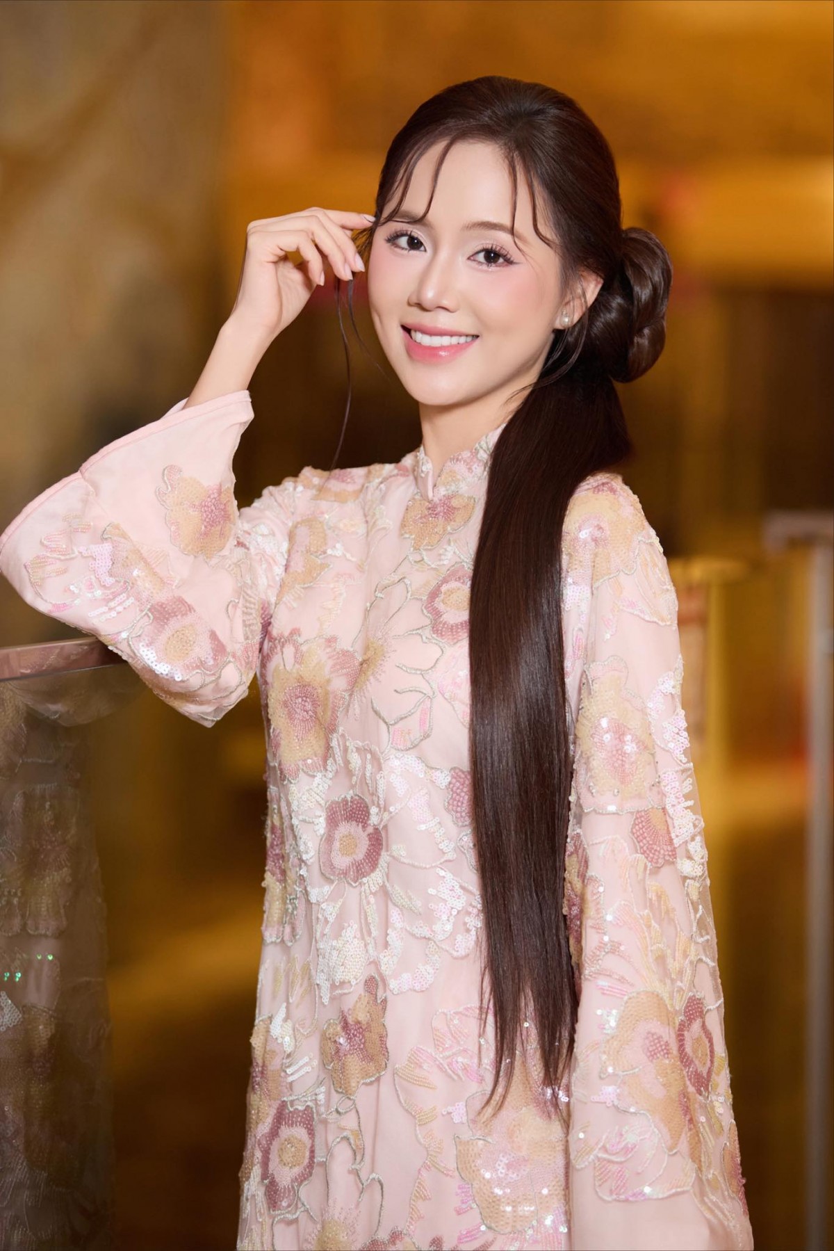 ‘Không giới hạn’: Bộ ba bạn thân Anh Đào – Việt Hoa – Minh Thu và chuyện tình ‘đan xen’ thú vị từ phim ra đời thực