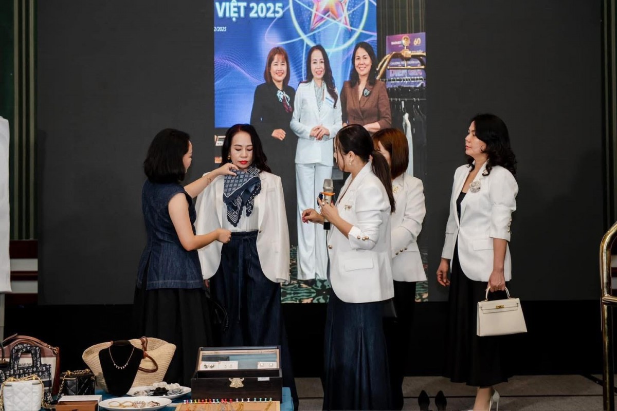 Từ 'mù sương' đến dẫn lối: Vì sao Phạm Hoàng Yến muốn viết lại 'luật chơi' của nghề Art Director?