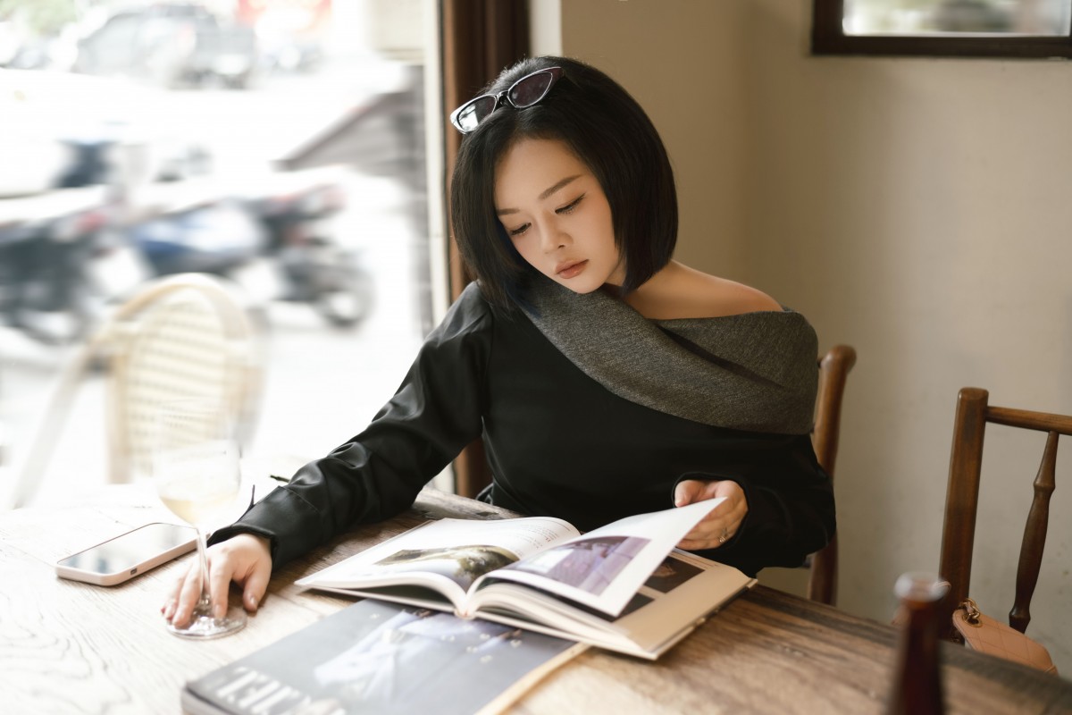 Từ 'mù sương' đến dẫn lối: Vì sao Phạm Hoàng Yến muốn viết lại 'luật chơi' của nghề Art Director?