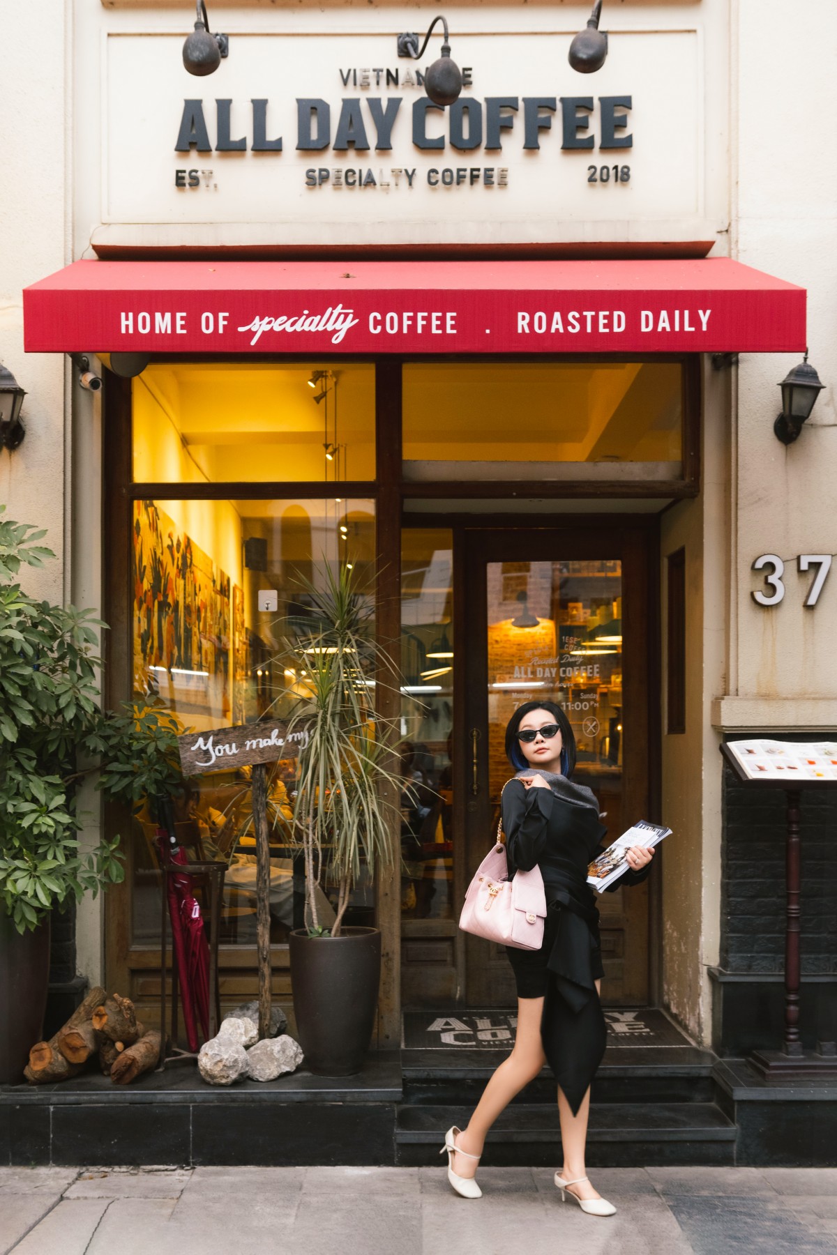 Từ 'mù sương' đến dẫn lối: Vì sao Phạm Hoàng Yến muốn viết lại 'luật chơi' của nghề Art Director?