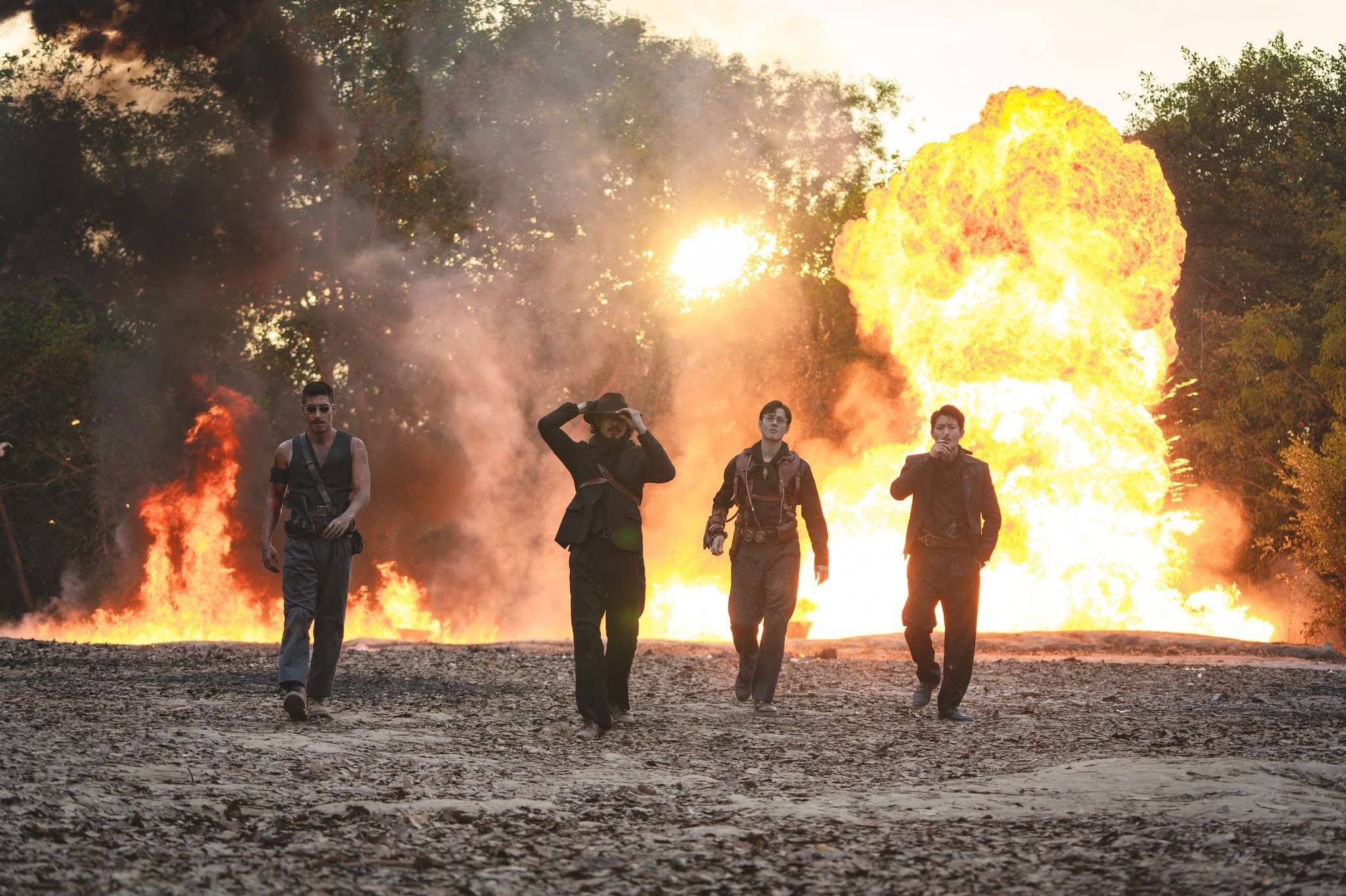 Sốt xình xịch với 'Tứ hổ đại náo': Siêu phẩm Thái Lan hài hước - bạo liệt - toàn trai đẹp!