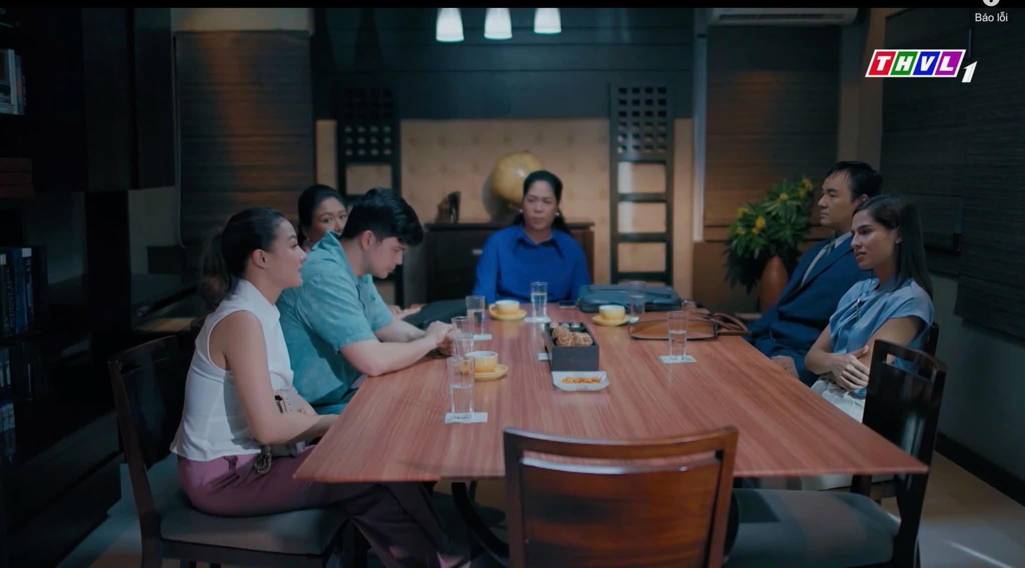 'Vợ của chồng tôi': Vợ cũ ham phú quý bỏ rơi chồng con 15 năm quay về xin tha thứ