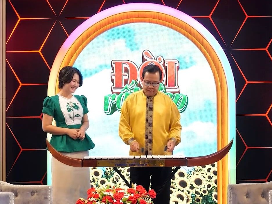 'Đời rất đẹp': Kỷ lục gia thế giới Trương Đình Chiếu 'dệt' nên hơn 1.000 bộ đàn đá để tặng lại cho đời