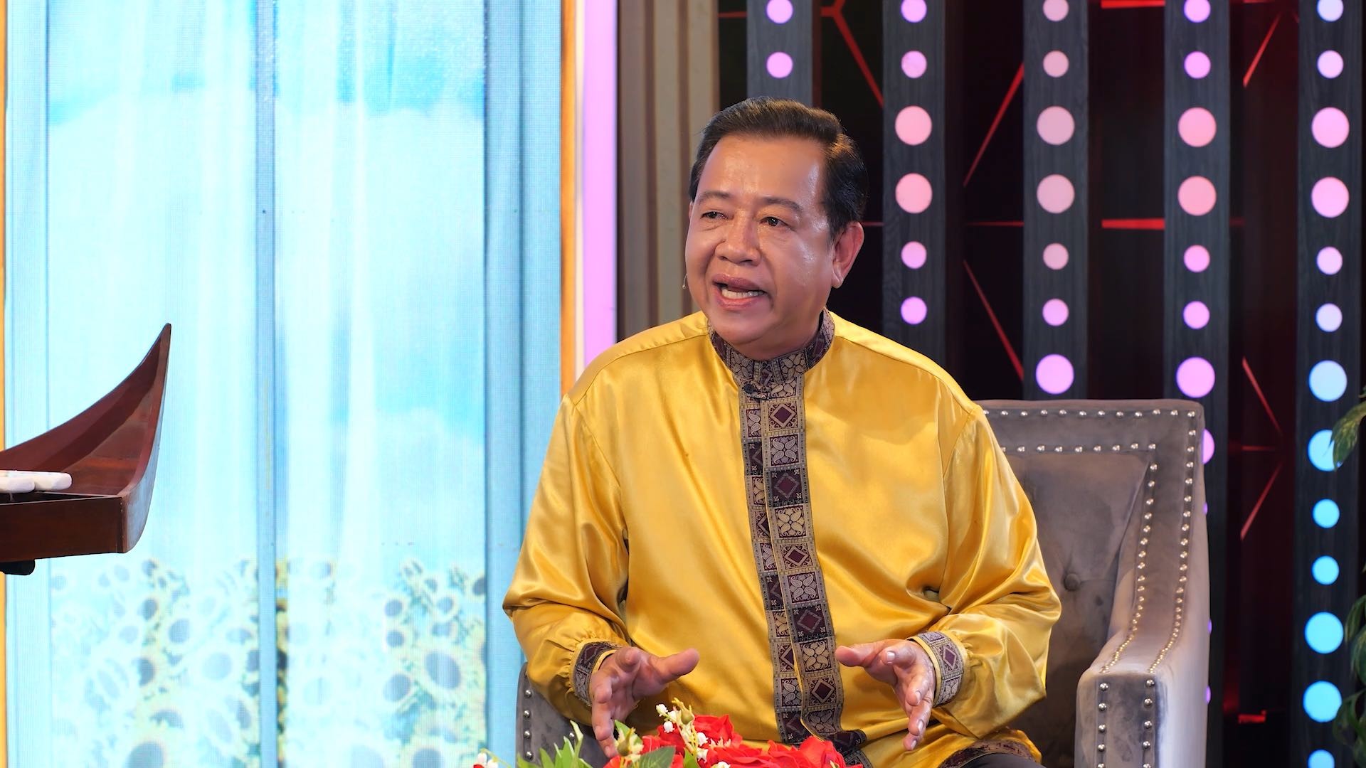 'Đời rất đẹp': Kỷ lục gia thế giới Trương Đình Chiếu 'dệt' nên hơn 1.000 bộ đàn đá để tặng lại cho đời