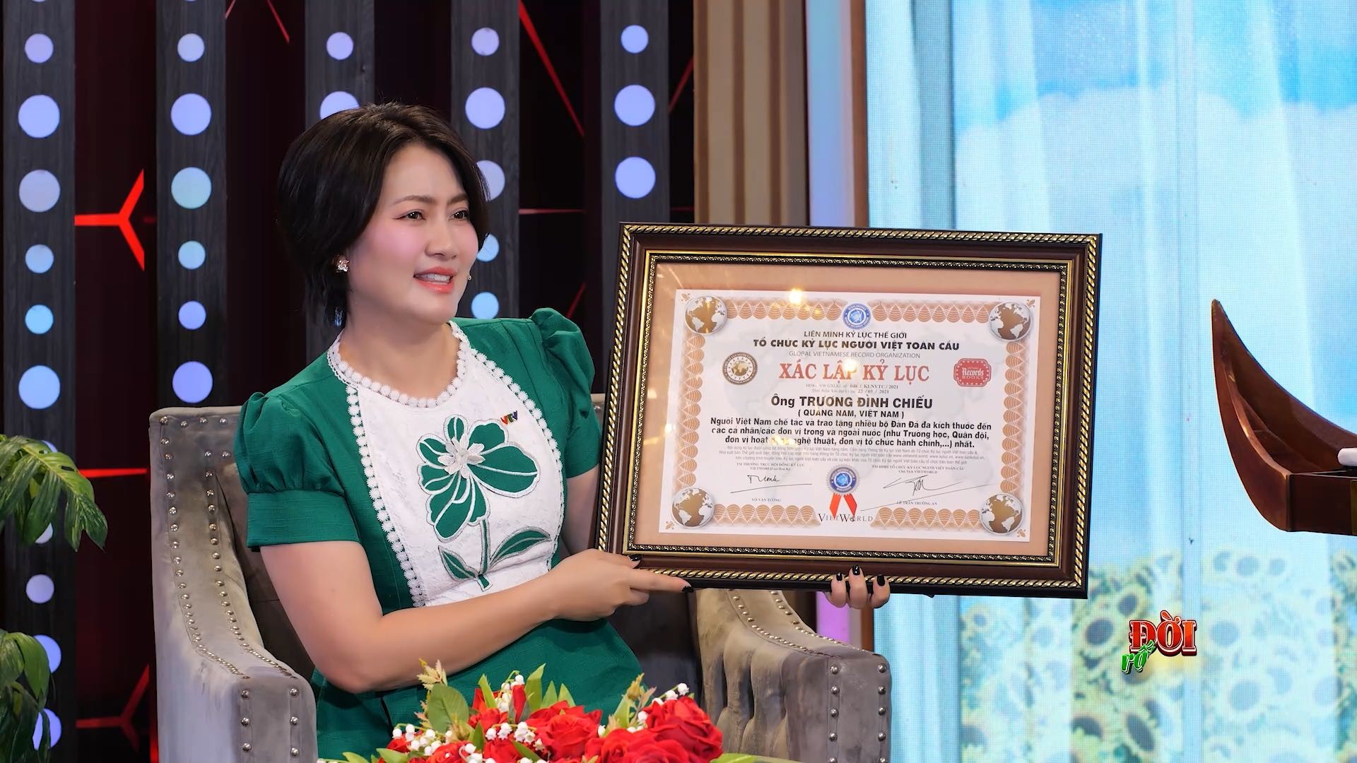 'Đời rất đẹp': Kỷ lục gia thế giới Trương Đình Chiếu 'dệt' nên hơn 1.000 bộ đàn đá để tặng lại cho đời