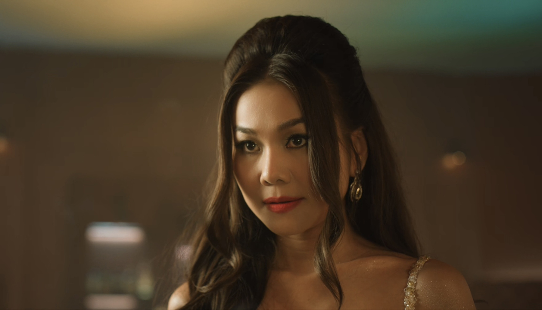 'Madames Thanh Sắc': Ám ảnh cảnh Thanh Hằng bị dìm đầu vào bể cá