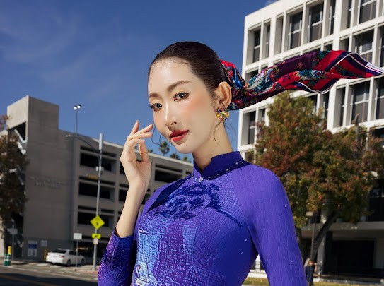 Cuộc chơi sắc độ ‘trang sức mềm’ từ khăn lụa của NTK Đỗ Trịnh Hoài Nam