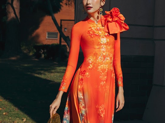 Cuộc chơi sắc độ ‘trang sức mềm’ từ khăn lụa của NTK Đỗ Trịnh Hoài Nam