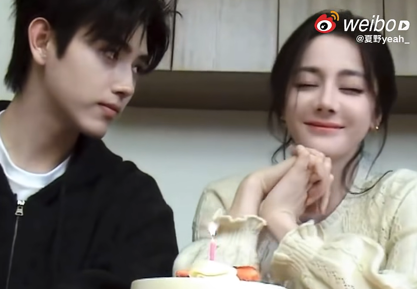 Cách quảng bá phim của Địch Lệ Nhiệt Ba, Trần Phi Vũ gây tranh cãi