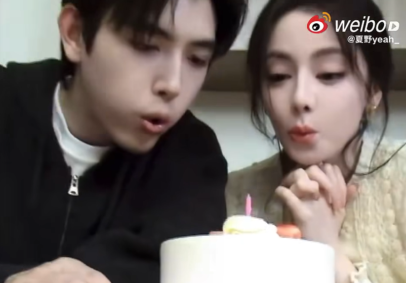 Cách quảng bá phim của Địch Lệ Nhiệt Ba, Trần Phi Vũ gây tranh cãi