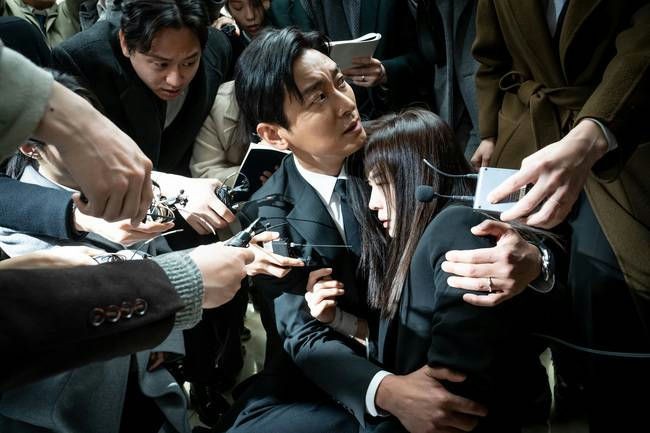 Từ nghi vấn đồng tính đến scandal ngập trời: Những điểm đáng chú ý khiến 'Climax' gây sốt