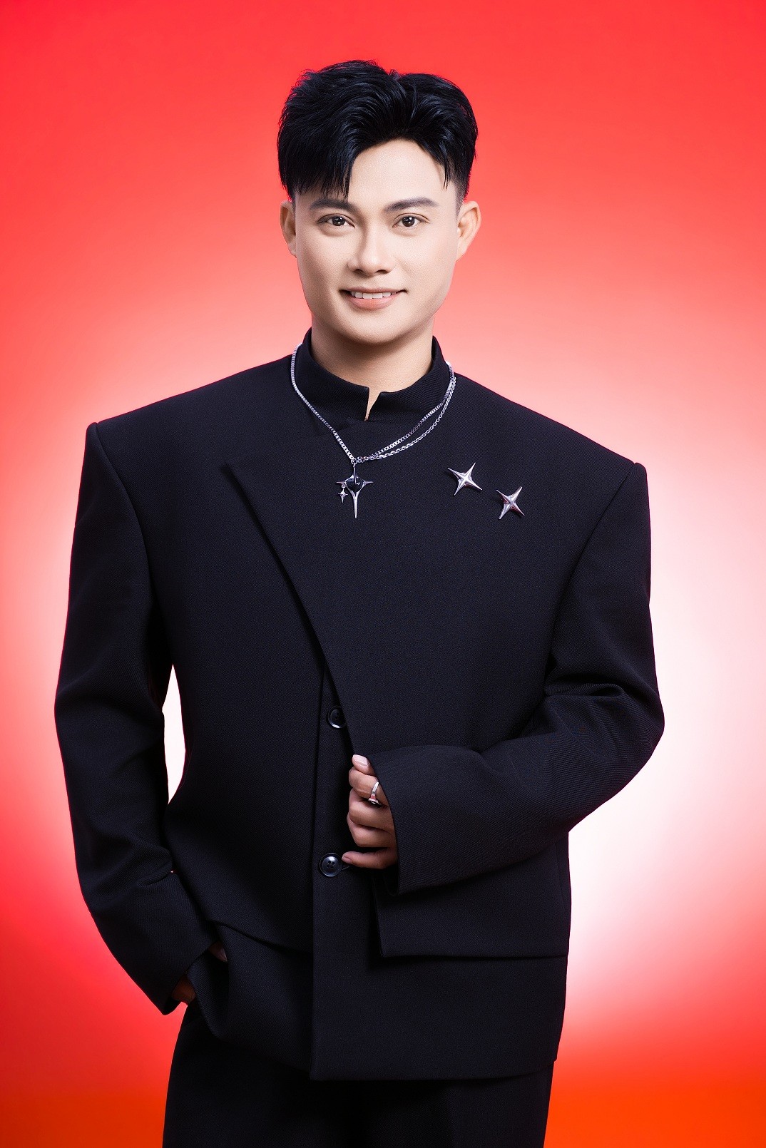 Biên đạo múa Nguyễn Hữu Vĩnh Khương: Hành trình hơn 20 năm theo đuổi nghệ thuật, gom nét văn hóa xưa vào nhịp thở của múa hiện đại