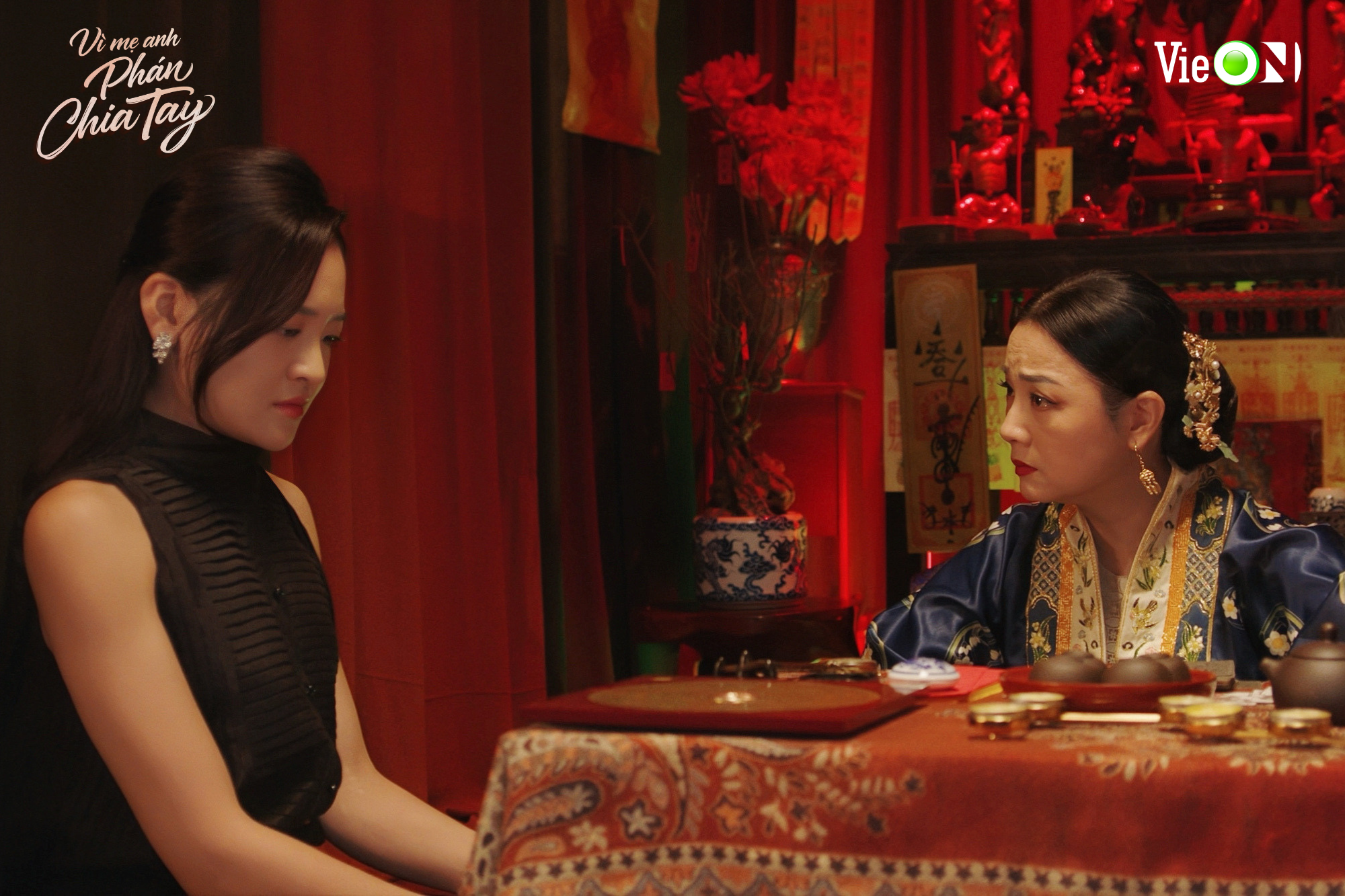 'Vì mẹ anh phán chia tay': 'Chị đẹp trap girl' Lê Phương mê mẩn nhan sắc đàn em 'đẹp từ chính đến phụ'