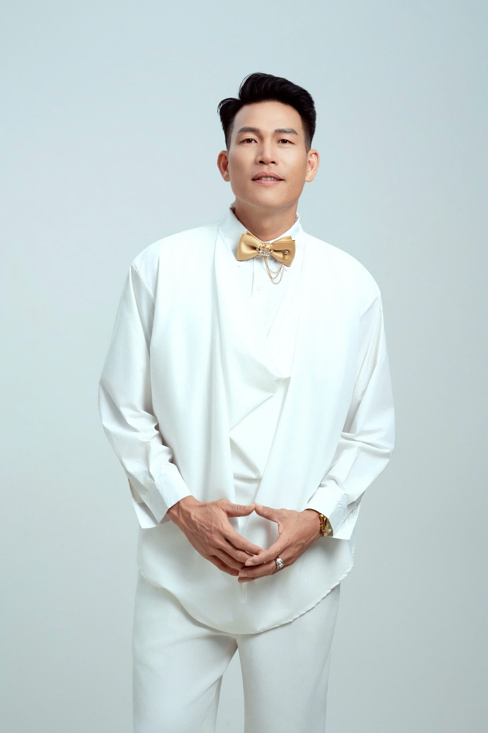 Diễn viên Mai Trần tái xuất đầy cảm xúc trong MV 'Ơn cha' của 'Ông hoàng nhạc gia đình' Quách Beem