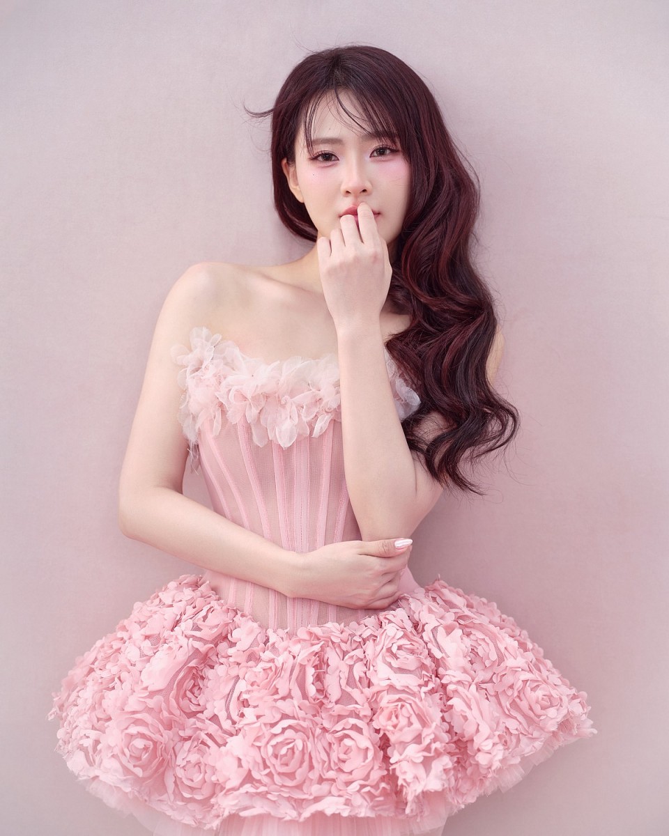 Minh Trang: Tôi đang điều trị bệnh cột sống để tự tin hơn khi lên hình