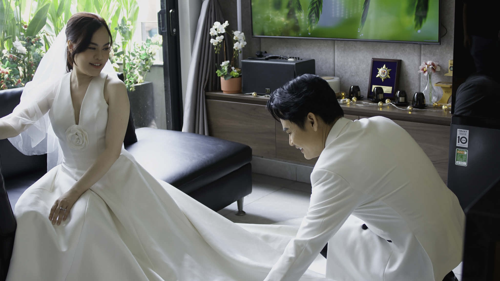 MC Hồng Phúc làm studio tại gia tặng vợ, kỷ niệm 27 năm yêu và cưới