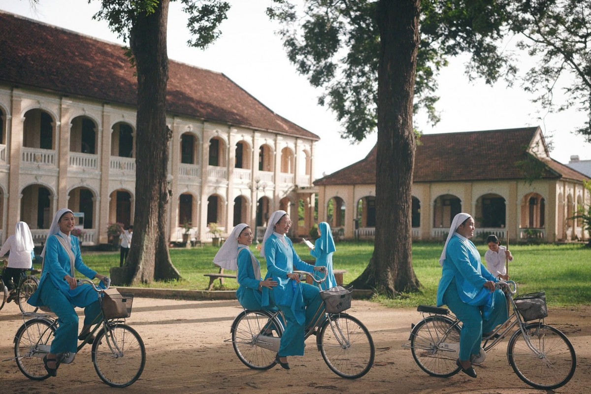 Sức nóng của ‘Hẹn em ngày nhật thực’ chưa có dấu hiệu hạ nhiệt, tiếp tục thống lĩnh phòng vé