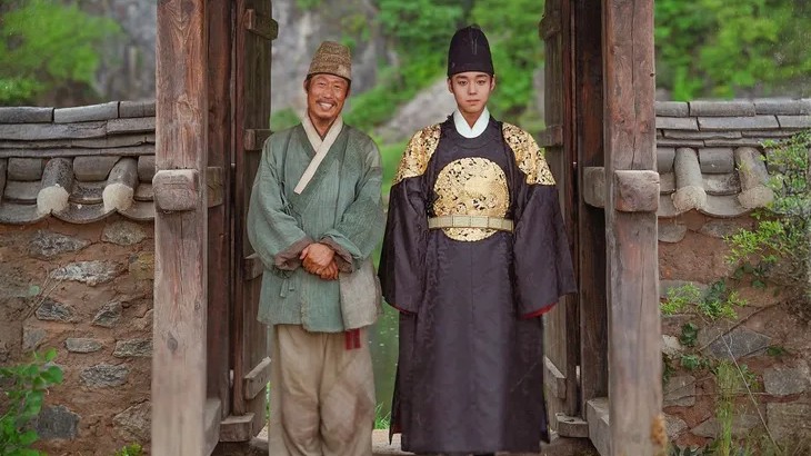 ‘Dưới bóng Điện Hạ’: Thành công nhờ kể chuyện lịch sử bằng cảm xúc