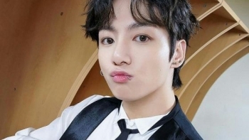 Jungkook (BTS) gây tranh cãi với thái độ trong livestream