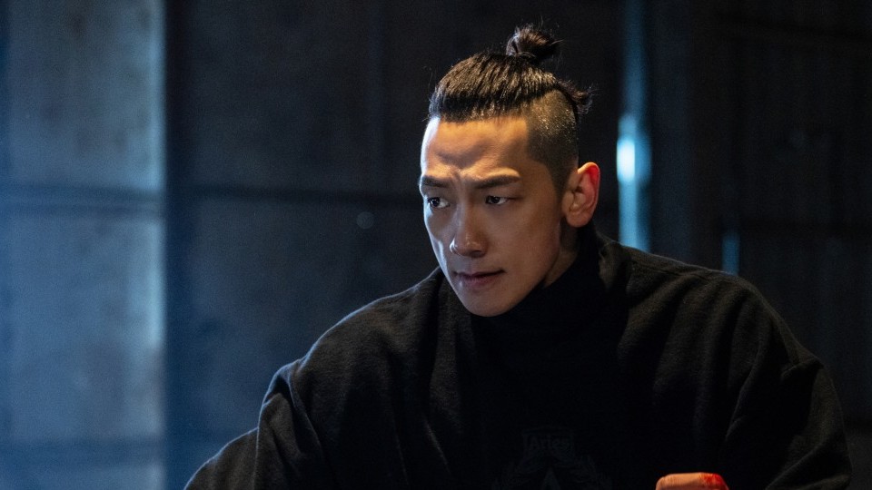 Rain tái định hình hình tượng phản diện trong 'Bloodhounds 2'