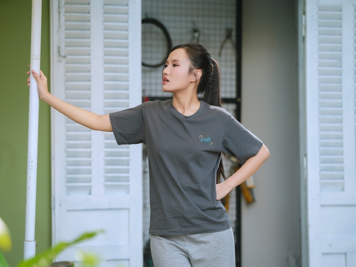 Phan Như Thùy 'lột xác' với hình tượng nữ sinh cá tính trong 'Hẻm không tình yêu'