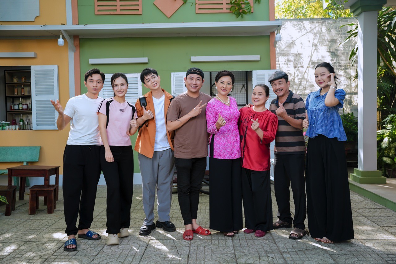 Phan Như Thùy 'lột xác' với hình tượng nữ sinh cá tính trong 'Hẻm không tình yêu'