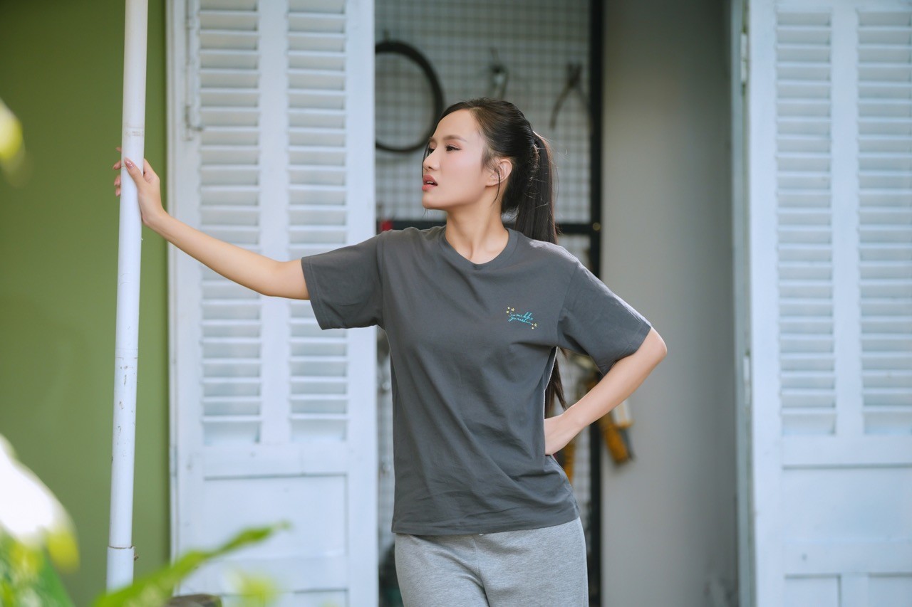 Phan Như Thùy 'lột xác' với hình tượng nữ sinh cá tính trong 'Hẻm không tình yêu'