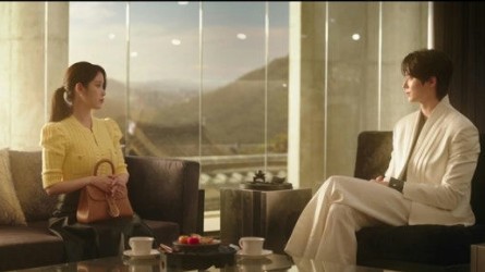 'Perfect Crown' đạt rating 9.5%, IU và Byun Woo Seok tỏa sáng rực rỡ