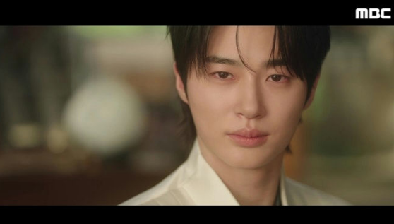 'Perfect Crown' đạt rating 9.5%, IU và Byun Woo Seok tỏa sáng rực rỡ