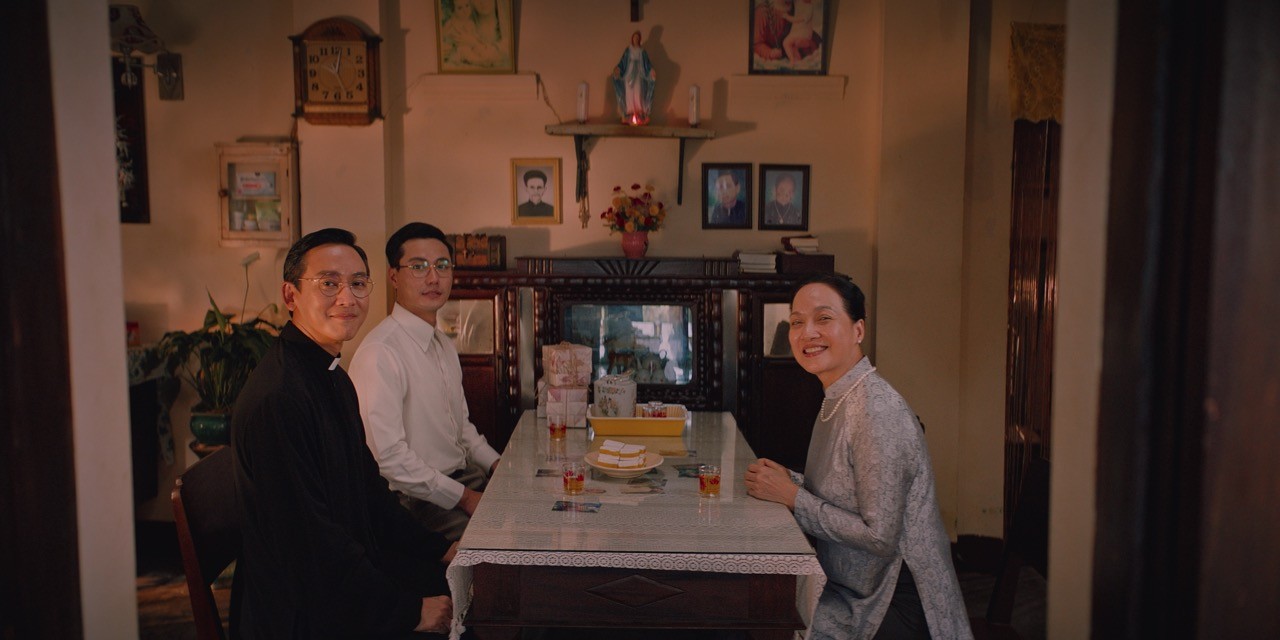 'Hẹn em ngày nhật thực' chính thức chạm mốc 100 tỷ