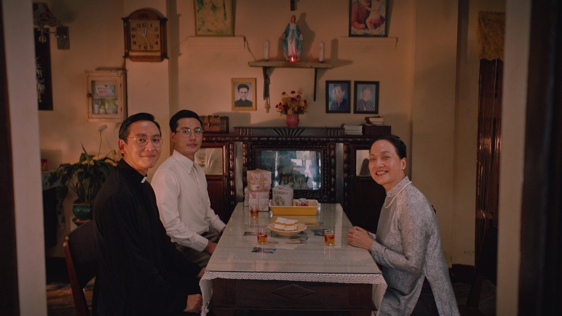 'Hẹn em ngày nhật thực' chính thức chạm mốc 100 tỷ