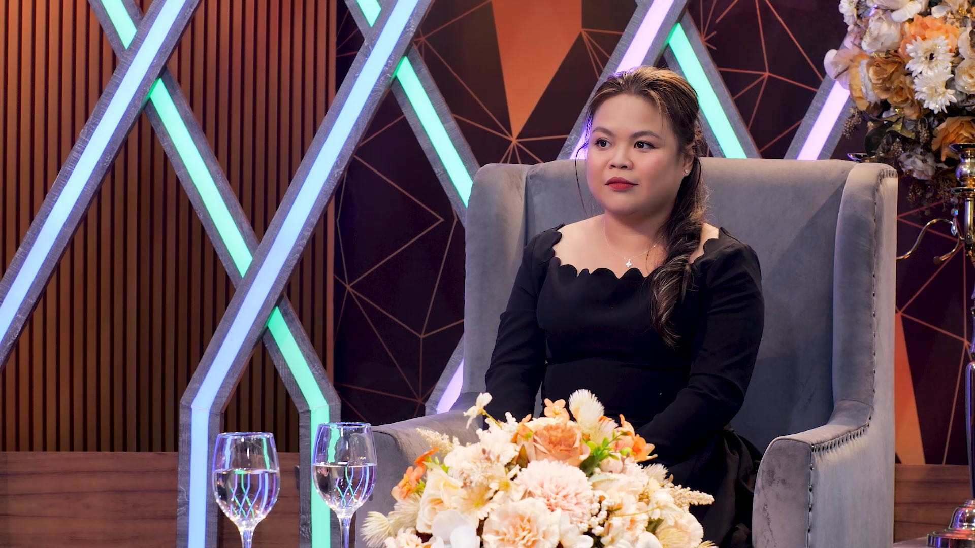 'Chuyện tối cùng sao': Ngọc Hoa chia sẻ về cú rẽ ngang từ Marketing và định mệnh với nghề diễn